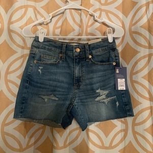 Universal thread shorts. Never worn, size 0/25